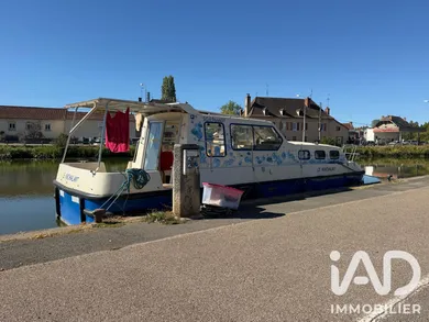 Péniche à Paray-le-Monial (71600)