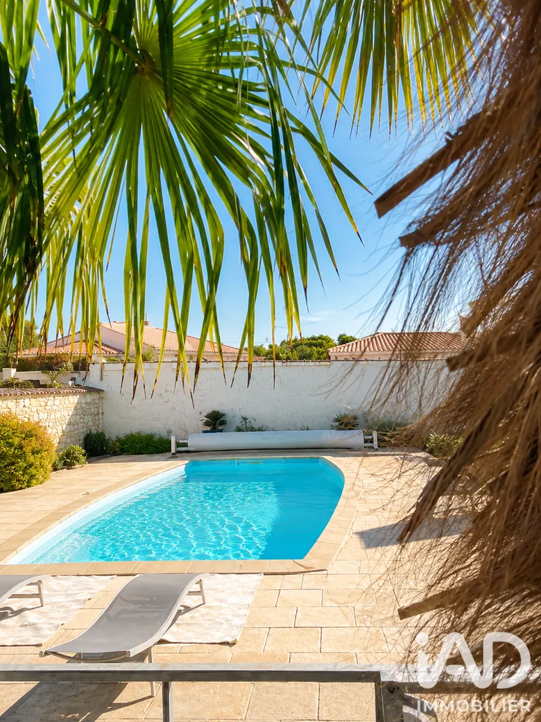 Maison 6 pièces 223 m² · à La Jarrie · 223 m² · 627 000 €