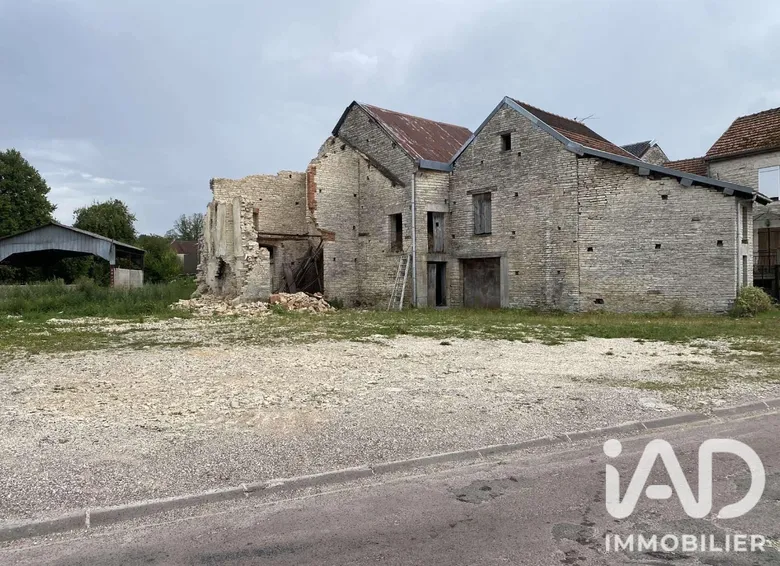 Terrain à Gomméville (21400) · 32 000 €