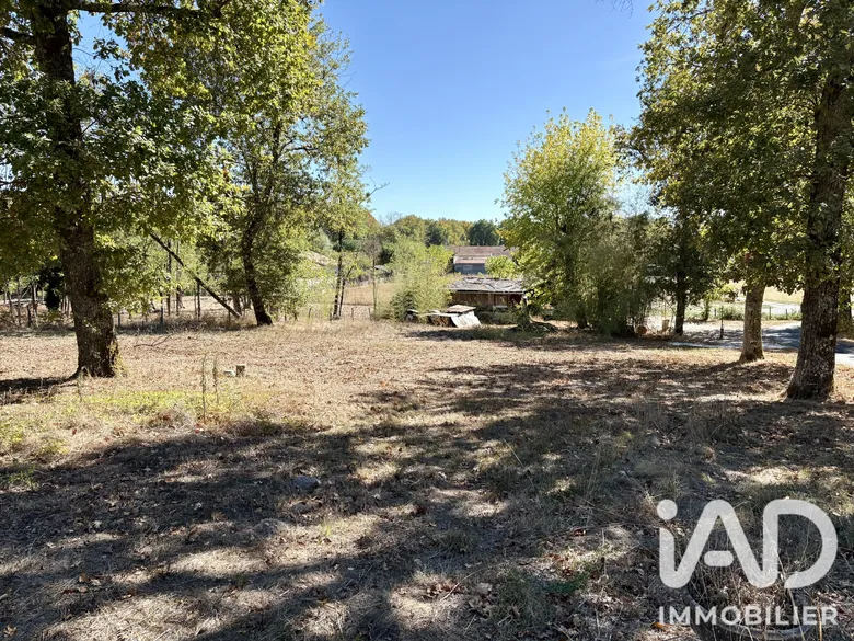 Terrain à bâtir à La Brède (33650) · 240 000 €