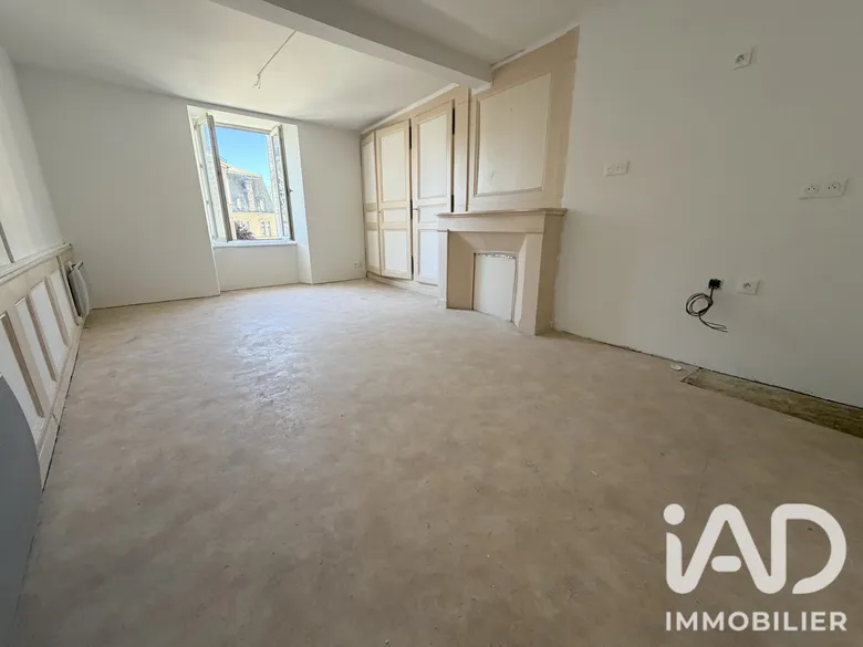 Immeuble 150 m² · à Murat · 150 m² · 44 500 €