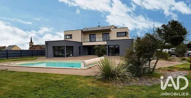 Architectural house in Le Crouais (35290)