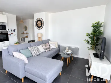 Apartment in Bordeaux (33200)