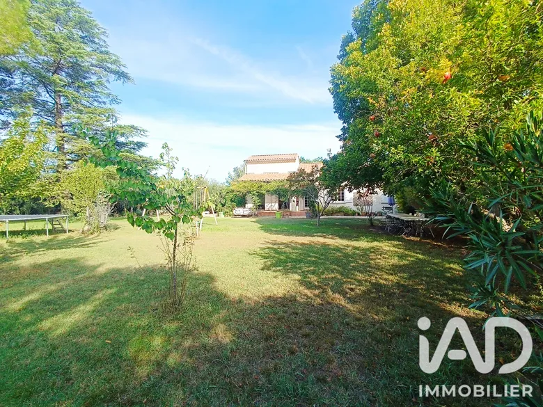 Maison 10 pièces 273 m² · à Châteaurenard · 273 m² · 565 000 €