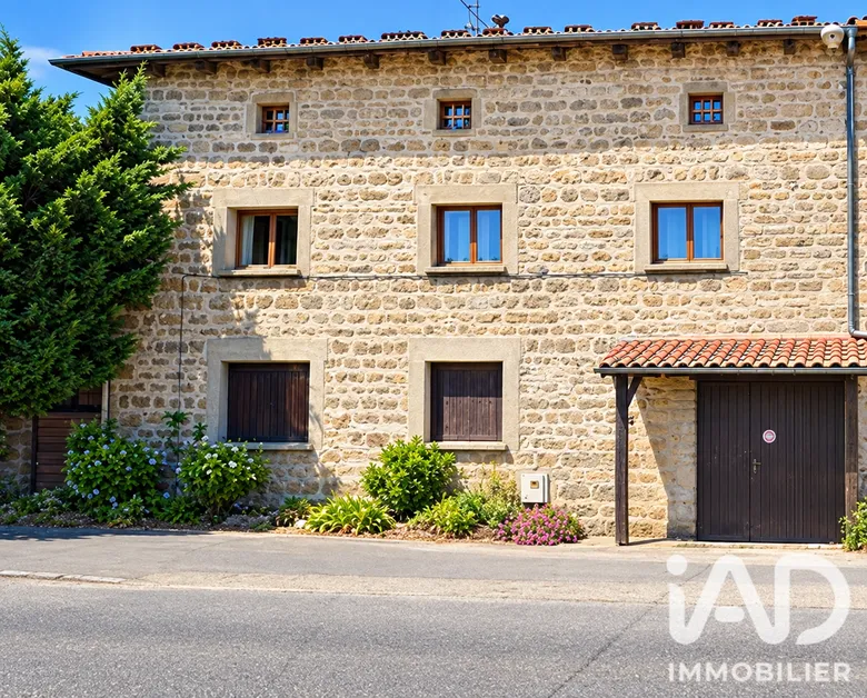 Appartement 7 pièces 185 m² · à Mornant · 184,7 m² · 259 000 €