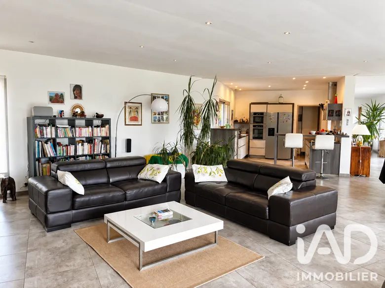 Maison 5 pièces 180 m² · à Vernègues · 180 m² · 745 000 €