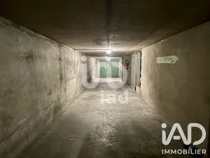 Parking à Paris (75015)