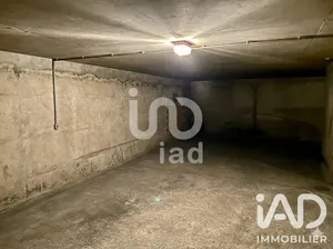 Parking à Paris (75015)