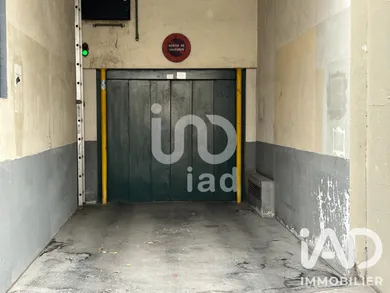 Parking à Paris (75015)