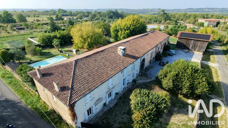 Maison 13 pièces 557 m² · à Castets Et Castillon · 557 m² · 749 000 €