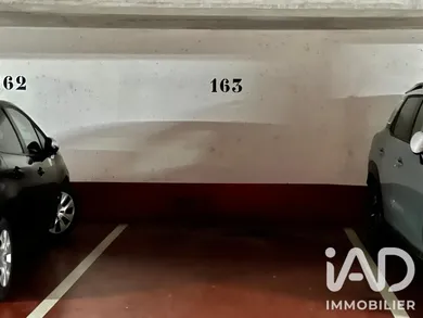 Parking à Paris (75012)