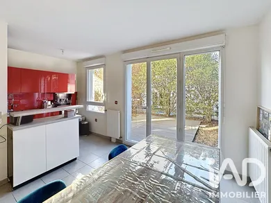 Appartement à Sainte-Geneviève-des-Bois (91700)