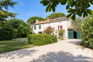 Mas à Saint-Saturnin-lès-Avignon (84450)