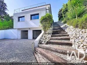 Maison d'architecte à Les Adrets-de-l'Estérel (83600)