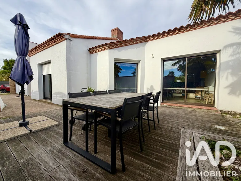 Maison 6 pièces 128 m² · à Montréverd · 128 m² · 230 000 €