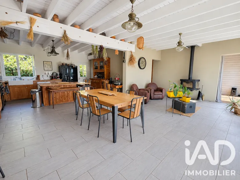 Maison 6 pièces 195 m² · à Lys-Haut-Layon · 195 m² · 364 000 €