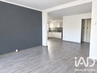 Apartment in Montigny-le-Bretonneux (78180)
