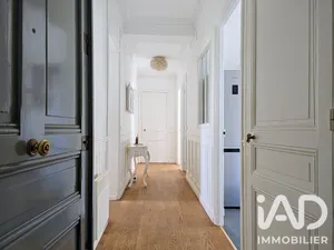 Apartment in Courbevoie (92400)