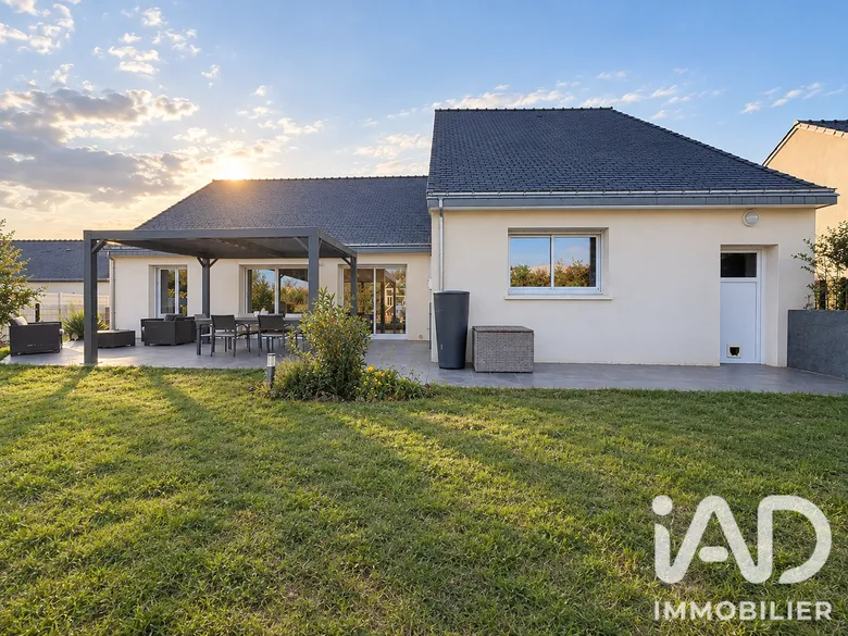 Maison 6 pièces 131 m² · à Ligné · 131,1 m² · 330 000 €