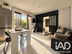 Apartment in Parempuyre (33290)