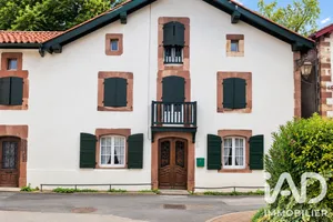 House in Uhart-Cize (64220)
