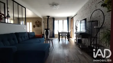 Townhouse in Descartes (37160)