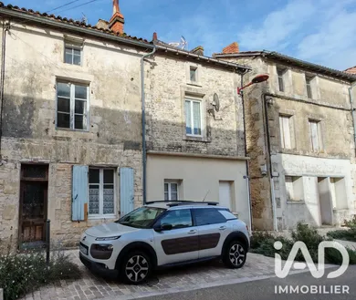 Maison de ville à Sauzé-Vaussais (79190)