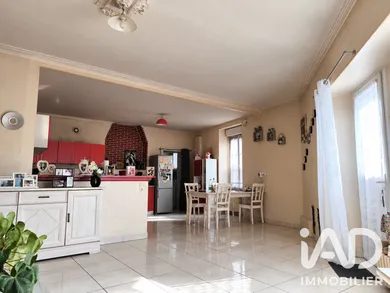 Immeuble à Candé (49440)