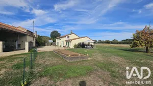 Maison de village à Montalembert (79190)