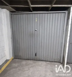 Garage in Paris (75015)