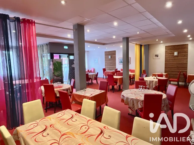 Local commercial 157 m² · à Loudéac · 157 m² · 77 200 €