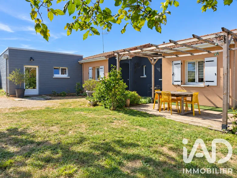 Maison 6 pièces 148 m² · à Neuville-de-Poitou · 148 m² · 249 000 €