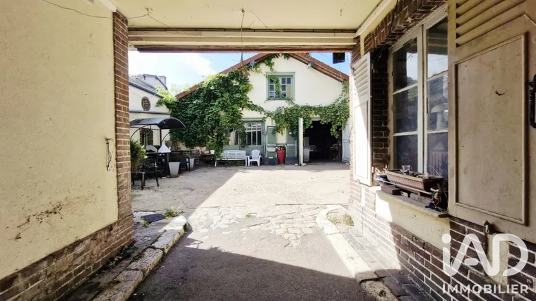 Maison 12 pièces 255 m² · à Chartres · 255 m² · 491 000 €