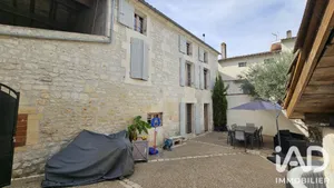 Maison de village à Taillebourg (17350)