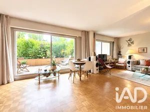 Apartment in Clichy (92110)