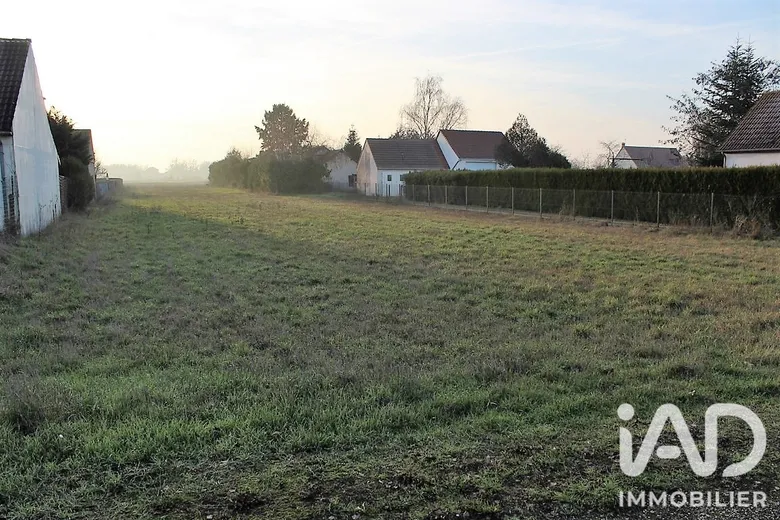 Terrain à Montlivault (41350) · 52 000 €
