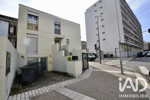 Building in Poissy (78300)