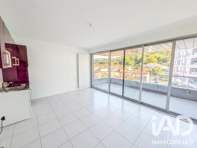 Apartment in Cenon (33150)