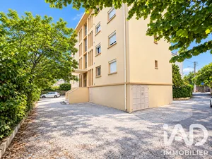 Apartment in Hyères (83400)