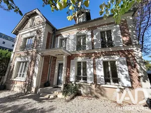 House in Saint-Cloud (92210)
