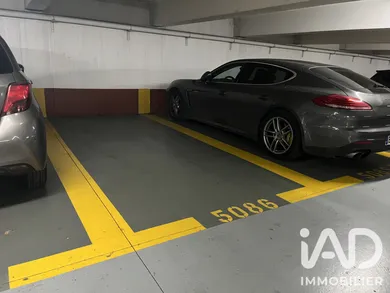 Parking à Paris (75014)