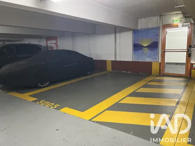 Parking à Paris (75014)