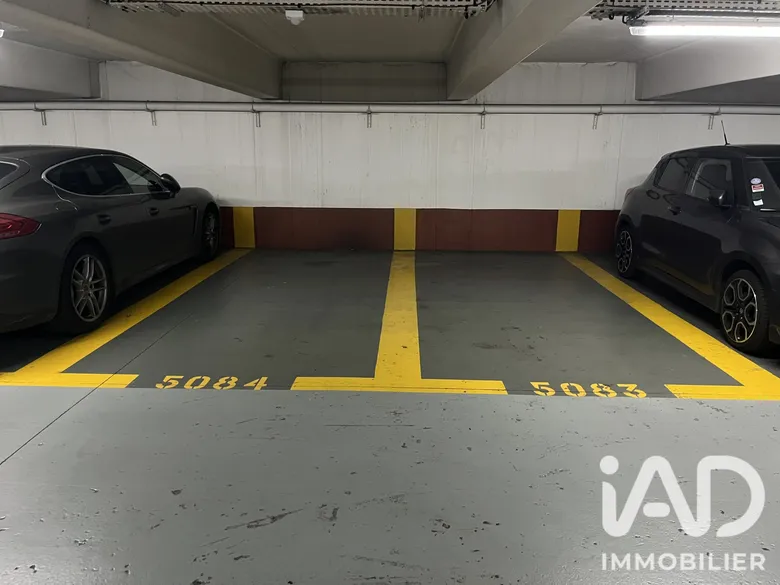 Parking 22 m² · à Paris · 22 m² · 44 000 €