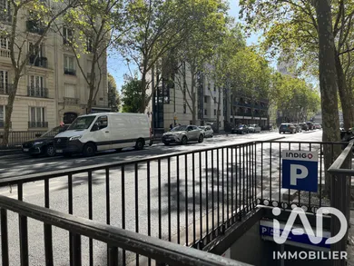 Parking à Paris (75014)