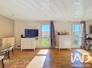 Apartment in Montigny-le-Bretonneux (78180)