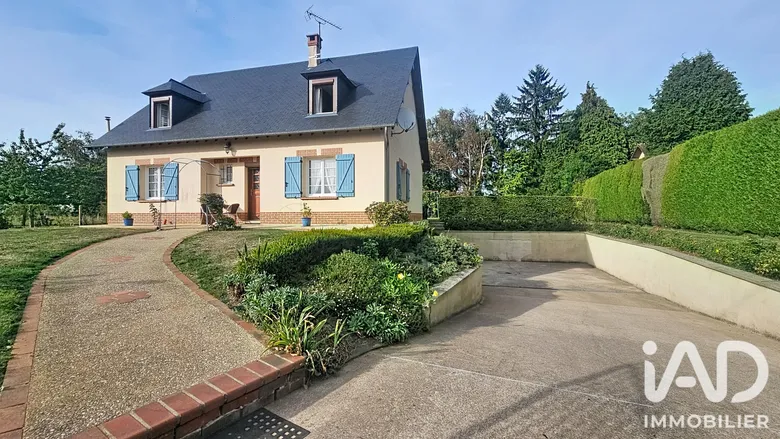 Maison 5 pièces 137 m² · à Saint-Germer-de-Fly · 137 m² · 262 000 €