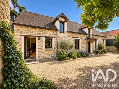 Maison de village à Montfort-l'Amaury (78490)