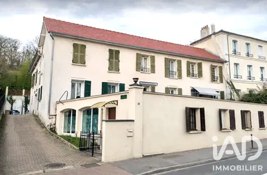 Studio à Montmorency (95160)