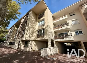 Apartment in Brie-Comte-Robert (77170)