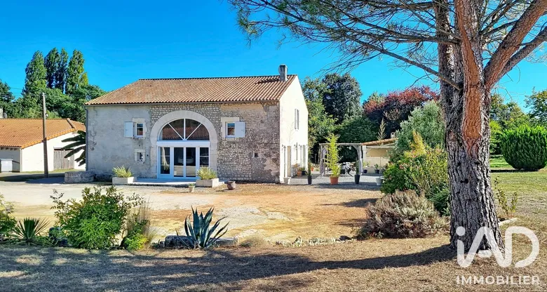 Maison 6 pièces 244 m² · à Guitinières · 244 m² · 365 000 €